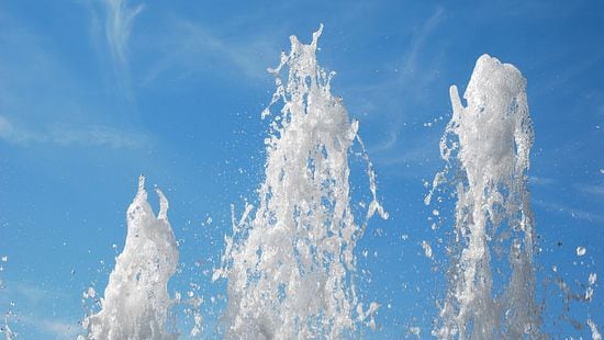 iStock_3852071_LARGE_fountains.jpg
